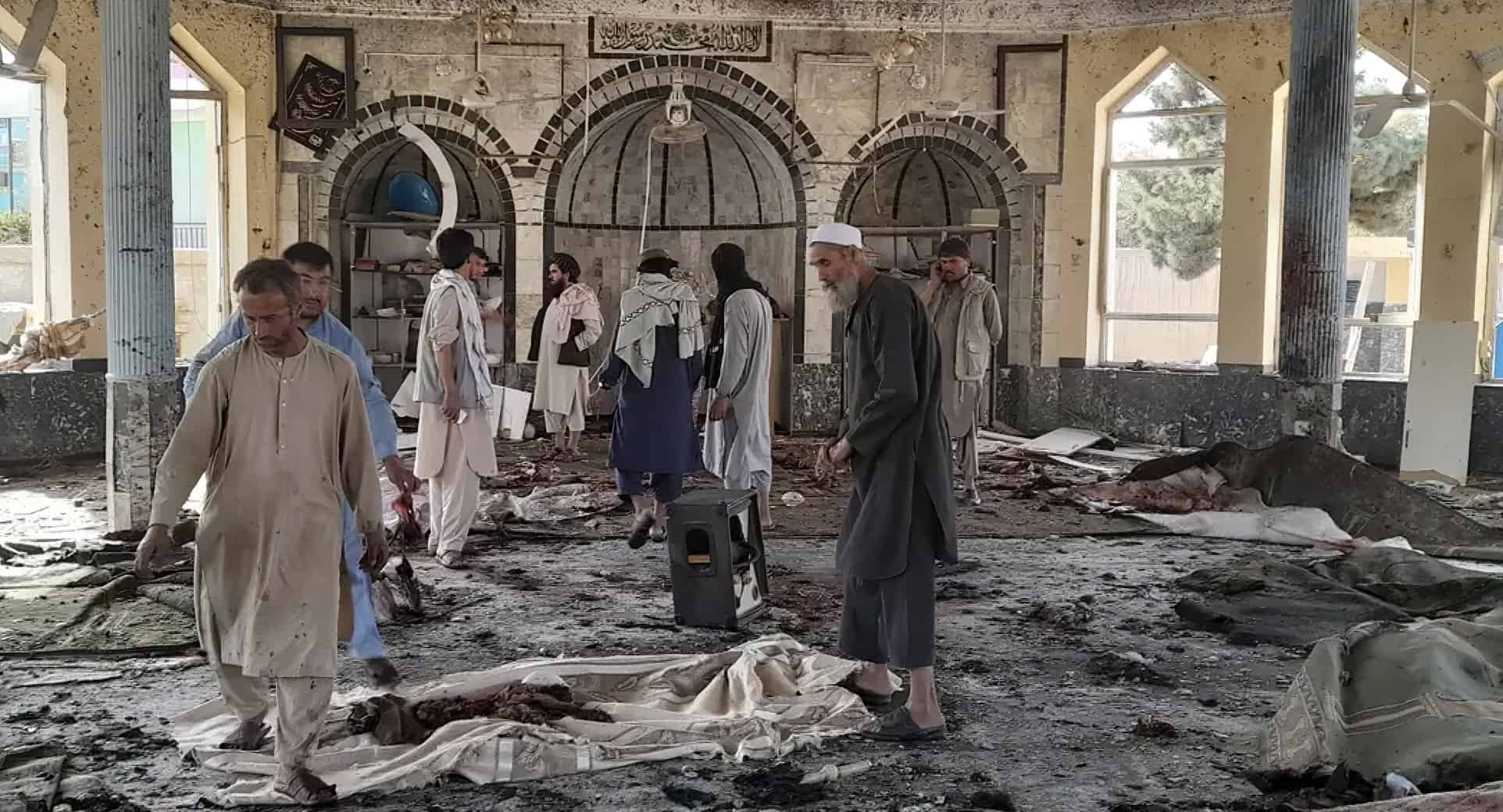 Мечеть після вибуху в провінції Кундуз. Жовтень 2021. Фото: ЗМІ Афганістану