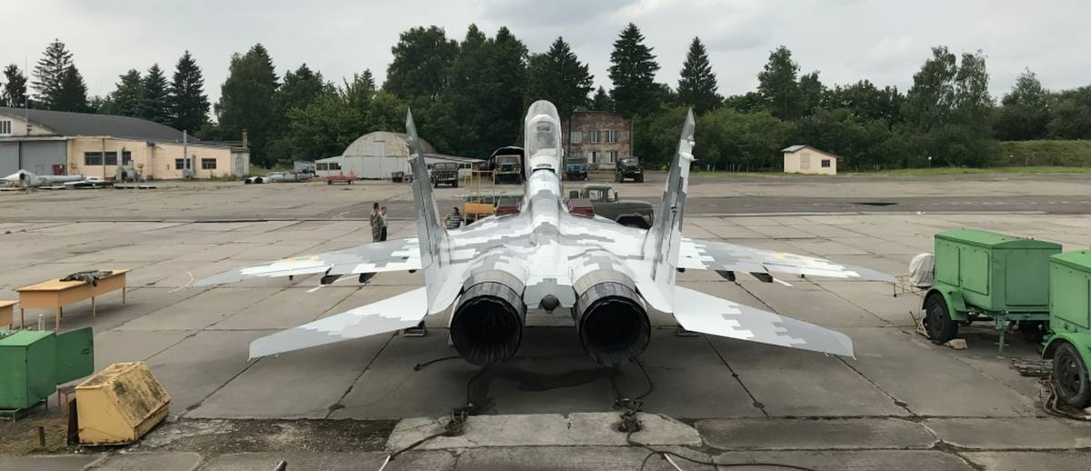 Фотоприклад: Двомісний навчально-бойовий винищувач МиГ-29УБ Повітряних сил ЗС України