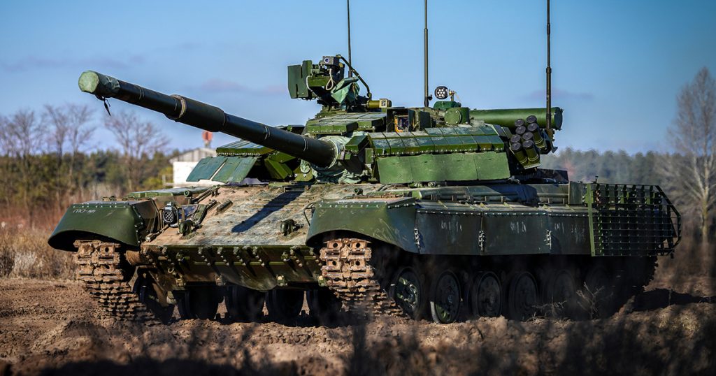 Український модернізований командирський танк Т-64БВК. Листопад 2021. Фото: ДК «Укроборонпром»