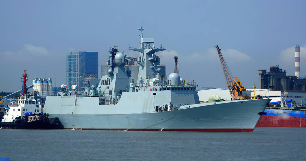 Китайський фрегат «Tughril» (F261) проєкту «Type 054A/P» для ВМС Пакистану. Листопад 2021
