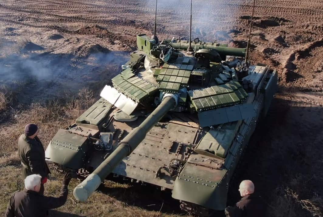 Український модернізований командирський танк Т-64БВК. Листопад 2021. Фото: ДК «Укроборонпром»