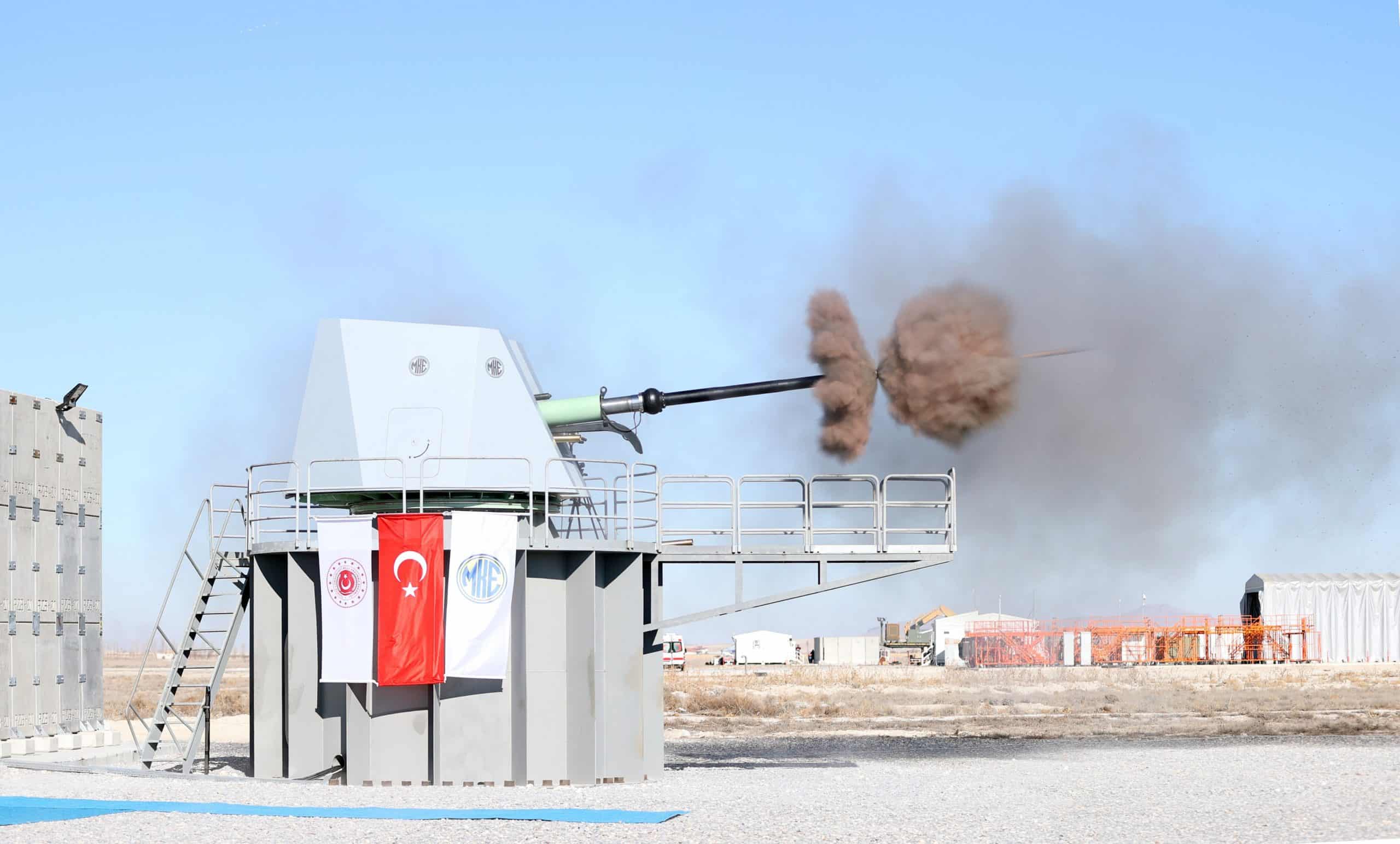 Стрільба з морської артилерійської установки калібром 76-мм турецького виробництва