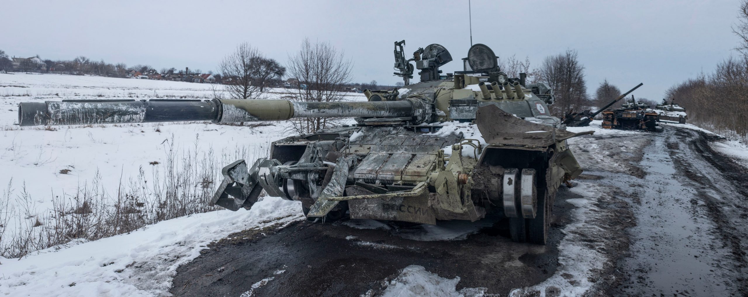 Знищена колона танків моделі Т-80У армії Росії. Березень 2022