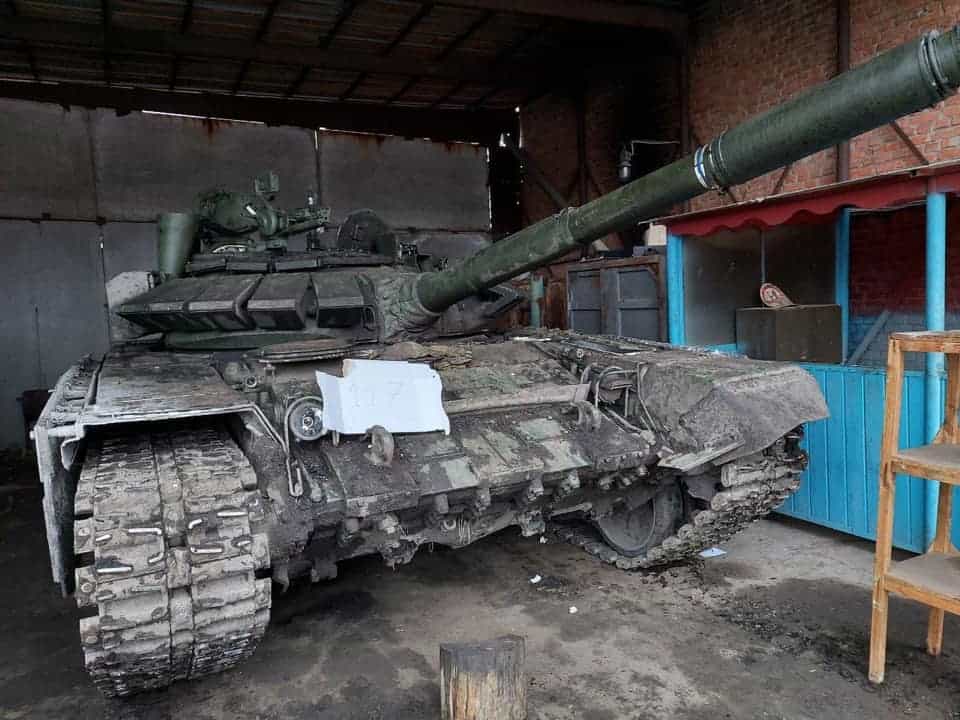 Т-72Б3М військових Росії та бійці української тероборони на Сумщині