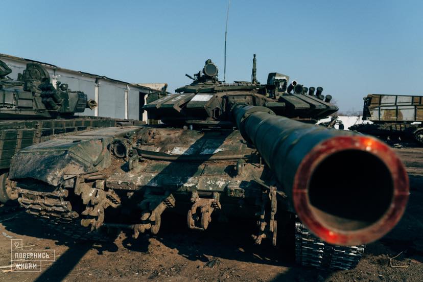 Трофейний російський танк Т-72Б3 на озброєнні України. Березень 2022