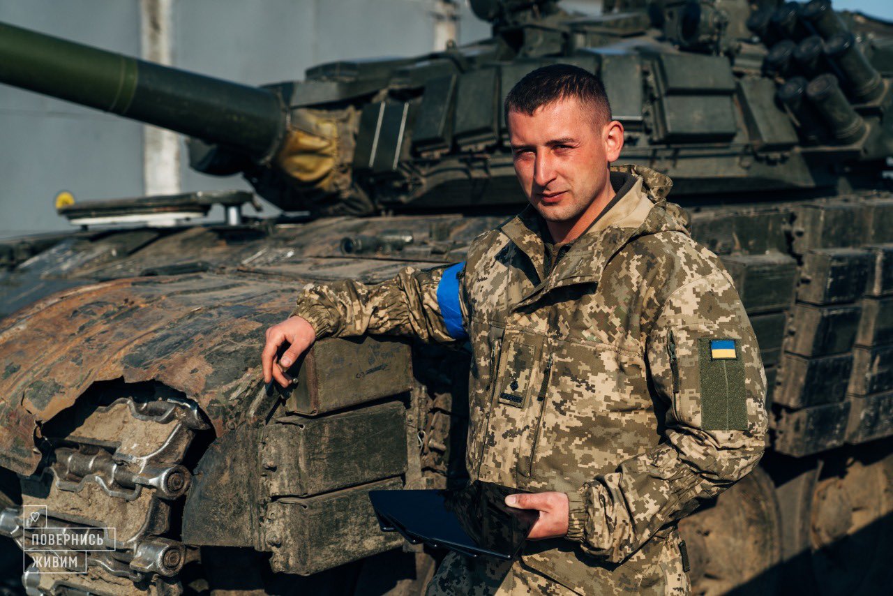 Трофейний російський танк Т-72Б на озброєнні України. Березень 2022