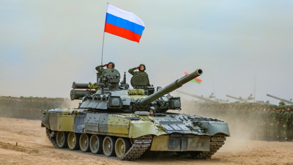 Танк Т-80УК російських військових на навчаннях у Білорусі. 2021 рік