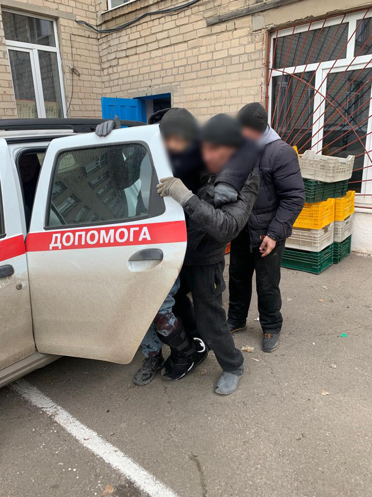 Постраждалі від обстрілів у Вугледарі, Донецька область, 6 квітня 2022