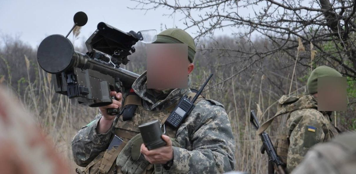 Військовий України з ПЗРК «Stinger» на Донбасі. Квітень 2022. Фото: ДШВ ЗСУ