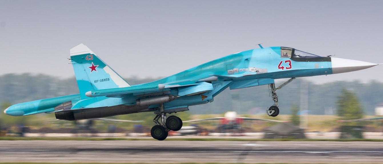 Російський винищувач Су-34 з номером RF-95858. Фото: ЗМІ РФ