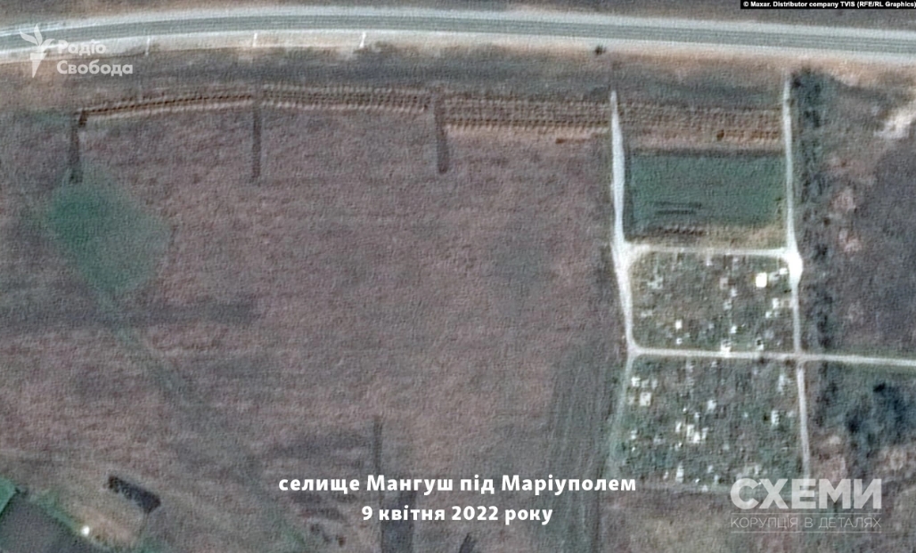 Супутниковий знімок вірогідного місця масового поховання у селищі Мангуш, 9 квітня 2022 року