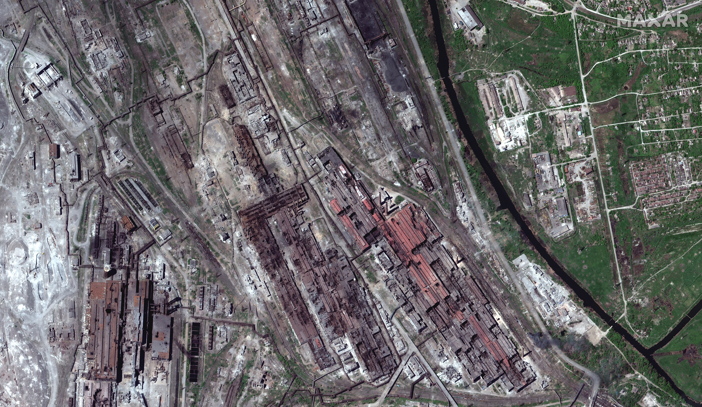 "Азовсталь" у Маріуполі на знімку з супутника компанії “Maxar Technologies Inc.”