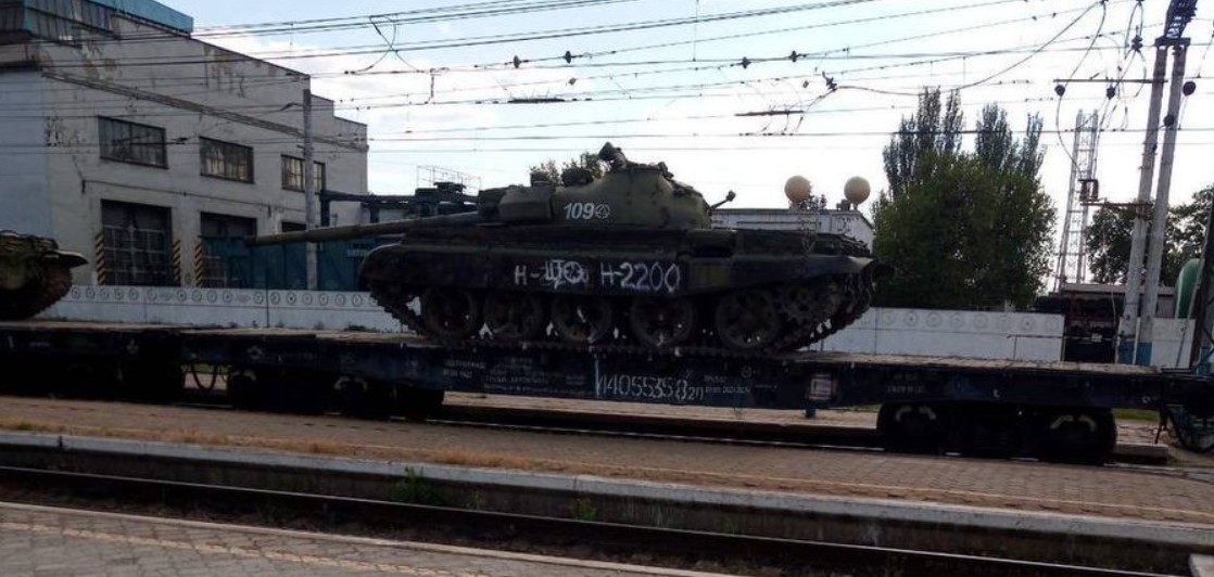 Т-62М російський військових у Запорізькій області. Травень 2022. Фото з соціальних мереж