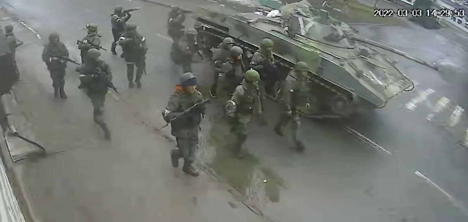 Російські війська повторно входять до Бучі