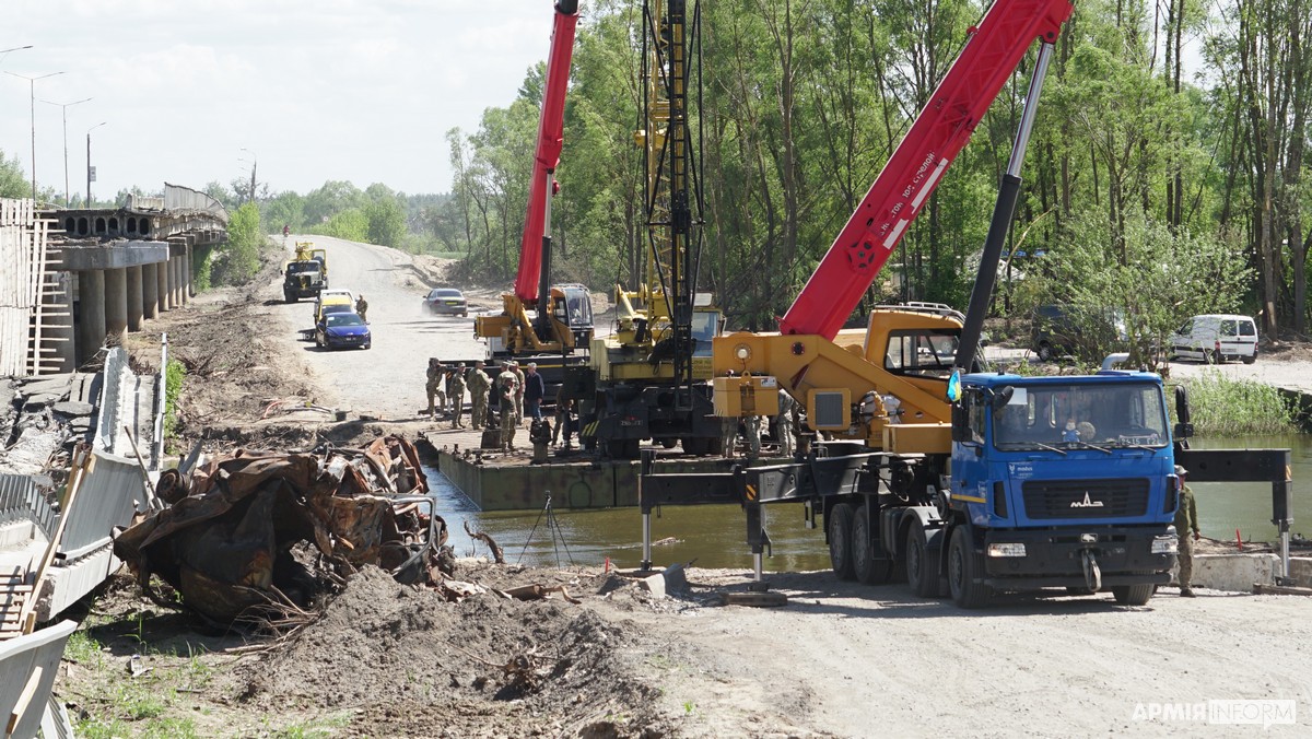 Відновлення силами ДССТ мосту через річку Тетерів. Травень 2022. Фото: ДССТ