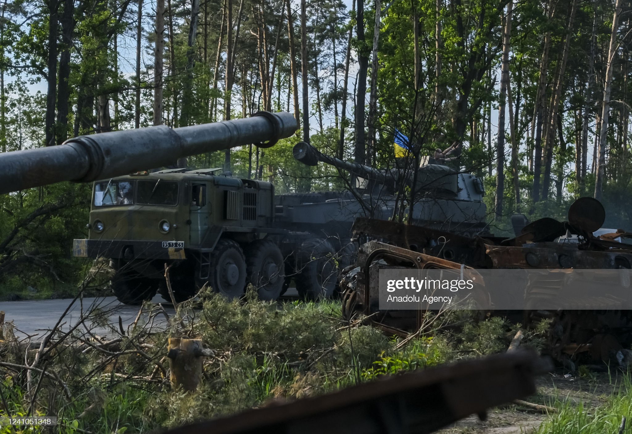 МАЗ-537 з M109A3GN Збройних Сил України у Київській області. 1 червня 2022 року. Фото: Anadolu Agency