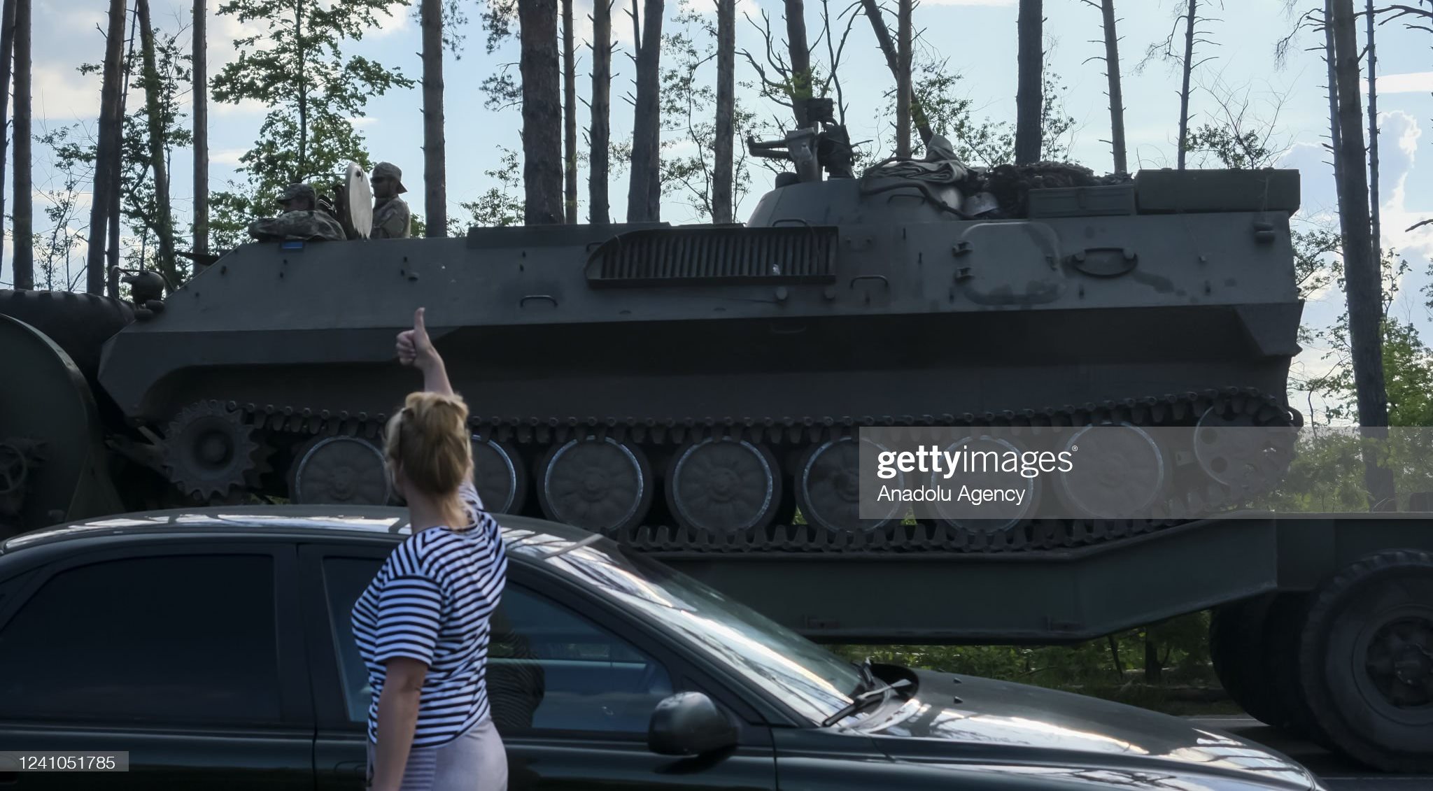 МАЗ-537 з 1В13 Збройних Сил України у Київській області. 1 червня 2022 року. Фото: Anadolu Agency