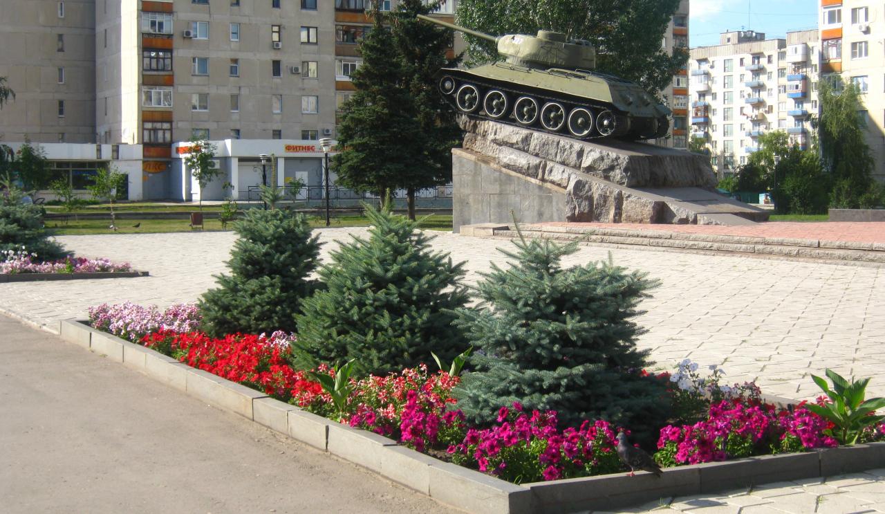 Танк Т-34-85 з номером 227 у Лисичанську. Україна. Фото: З відкритих джерел