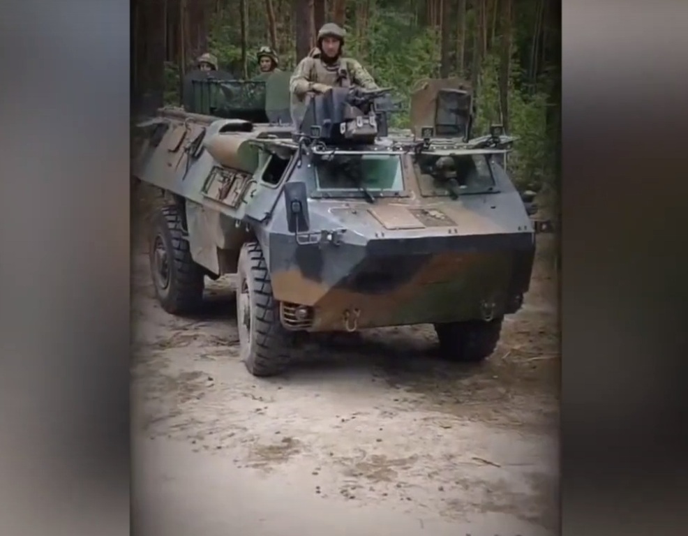 Macron kreće na Rusiju - Page 2 BTR-2
