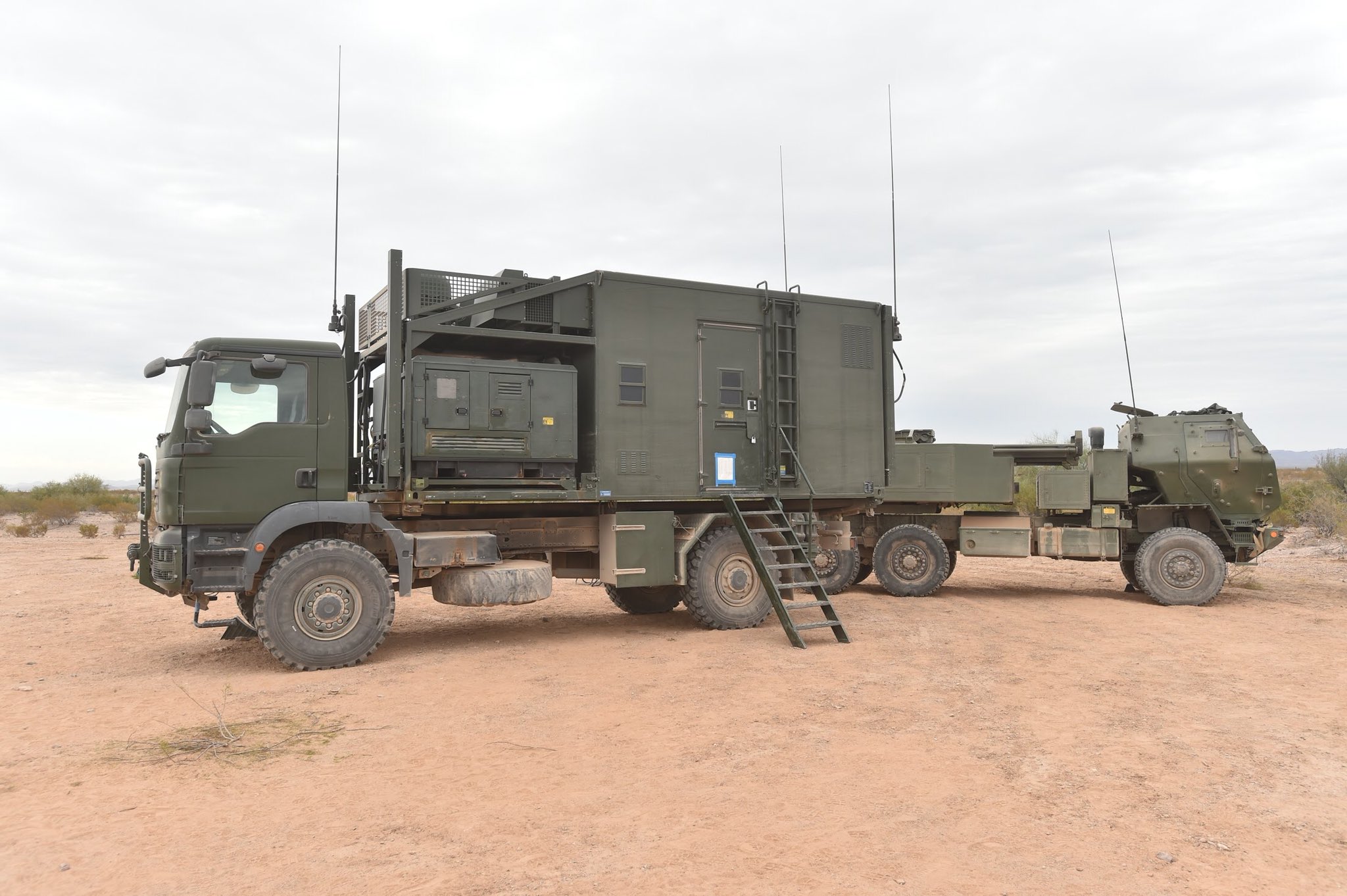 Командно-штабна машина для РСЗВ М142 HIMARS армії Сінгапуру. 2018 рік. Сінгапур. Фото: @Ng_Eng_Hen