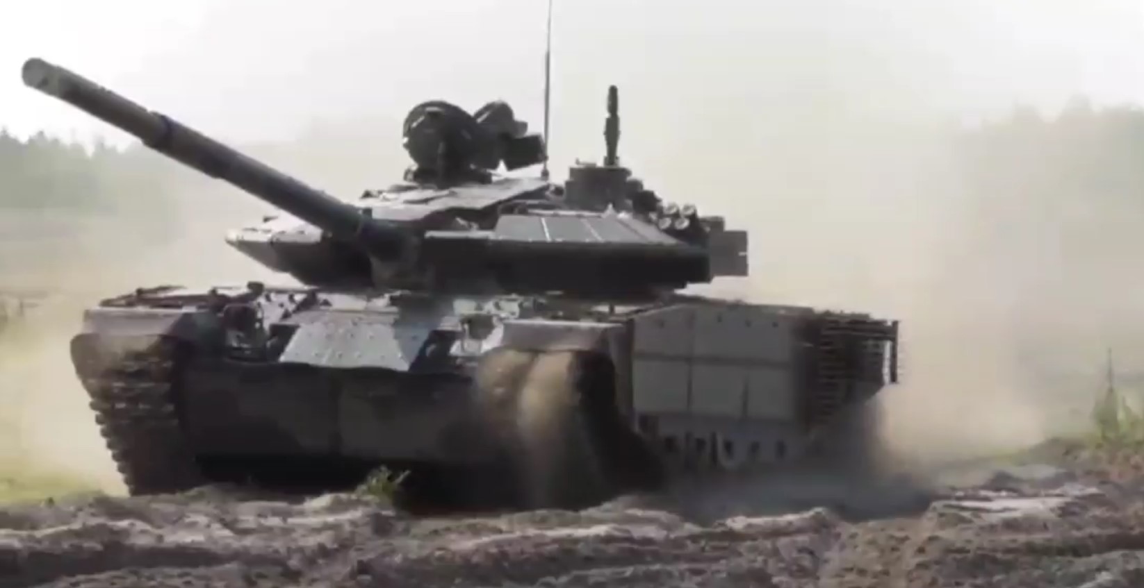 Дослідний зразок білоруської модернізації танка Т-72Б. Липень 2022. Білорусь. Кадр з відео “Госкомвоенпром”