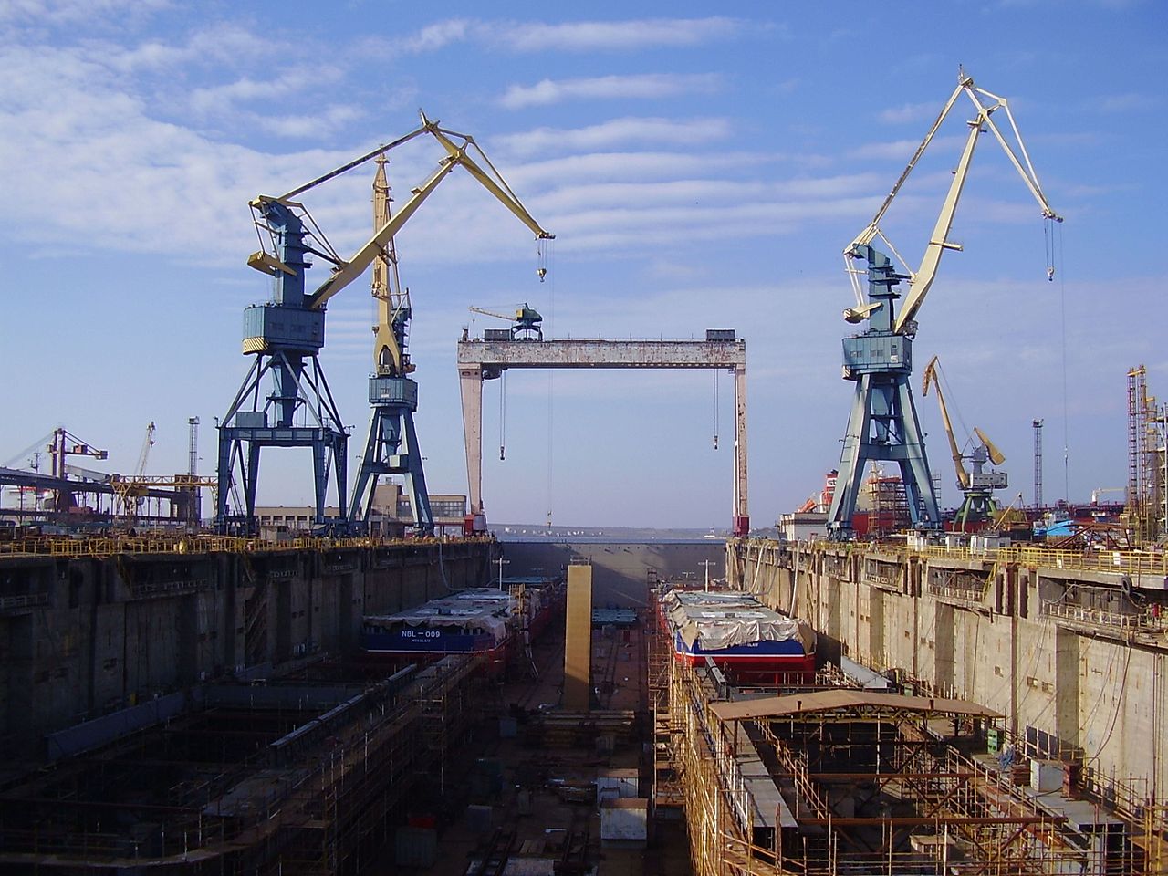 Док заводу «Океан» в Миколаєві. Фото з відкритих джерел