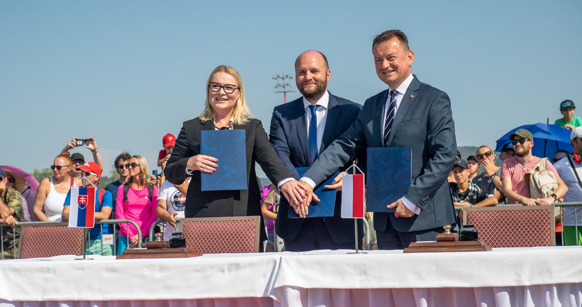 Церемонія підписання угоди між Словаччиною, Польщею та Чехією про захист неба. Серпень 2022. Фото: Міноборони Польщі