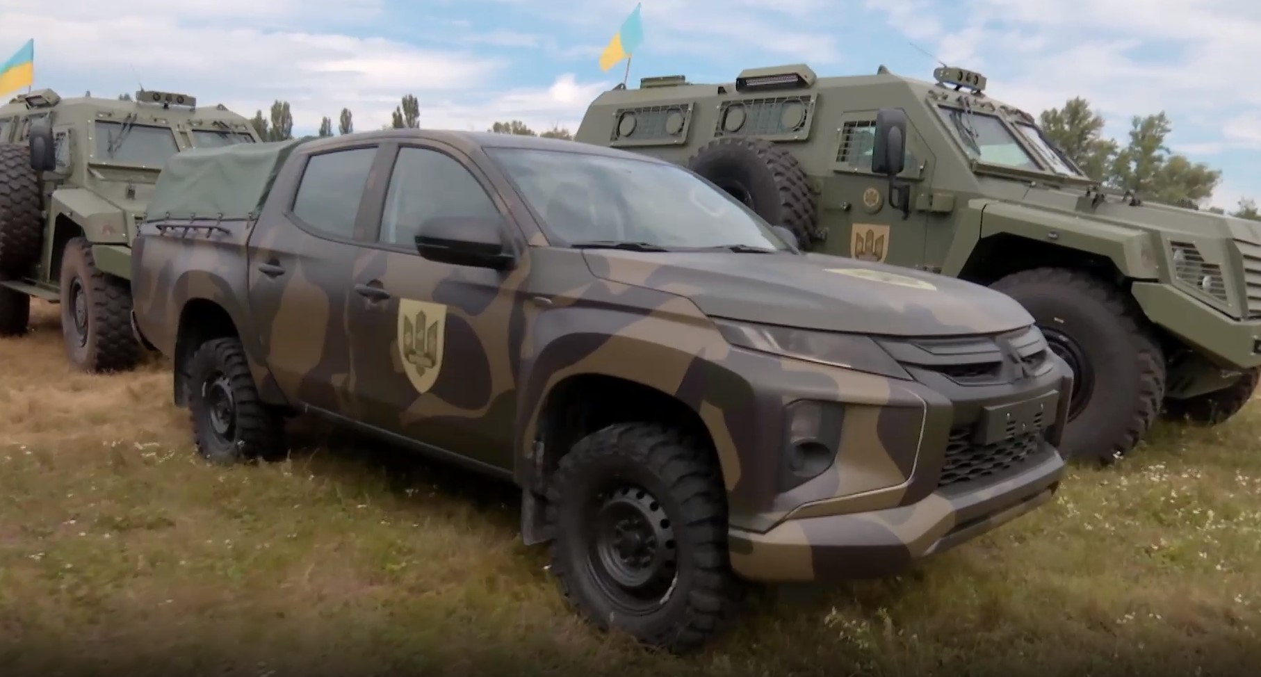 Позашляховик «Mitsubishi» для потреб військових України. Серпень 2022. Україна. Фото: Петро Порошенко