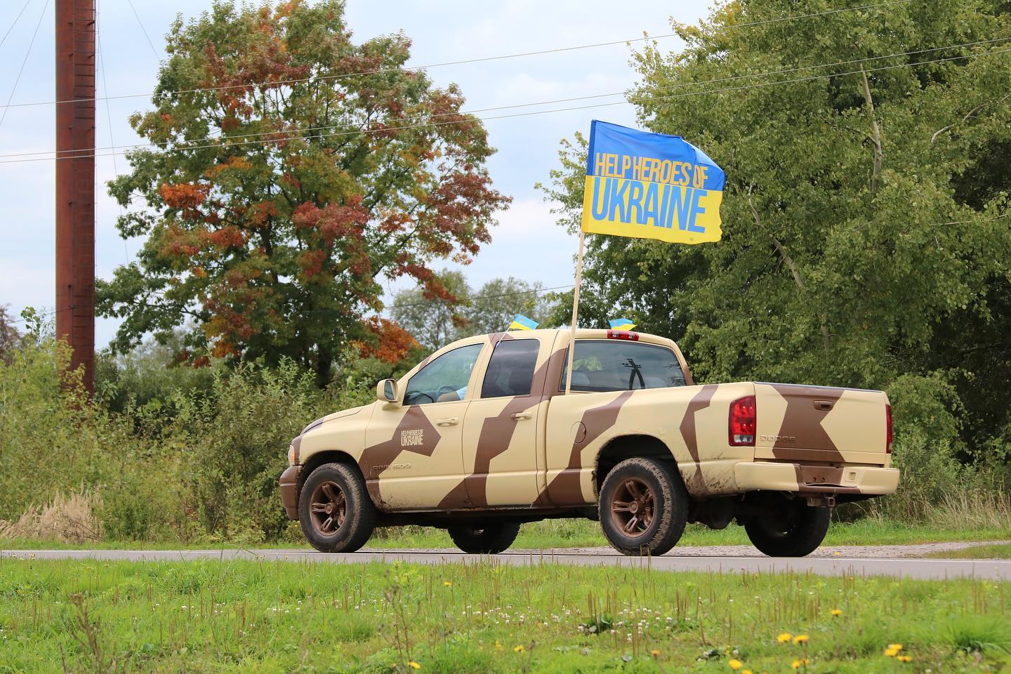 Придбана фондом «Help Heroes of Ukraine» автотехніка для потреб військових України. Вересень 2022. Фото: «Help Heroes of Ukraine»