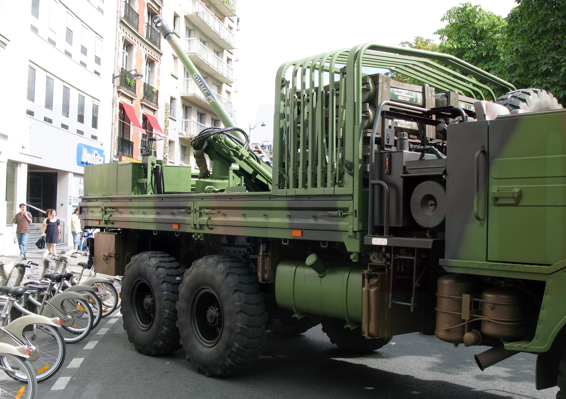 155-мм гаубиця TRF1 на вантажівці "Renault TRM 10000" військових Франції. 2009 рік. Франція. Фото: MILINME MYJPO