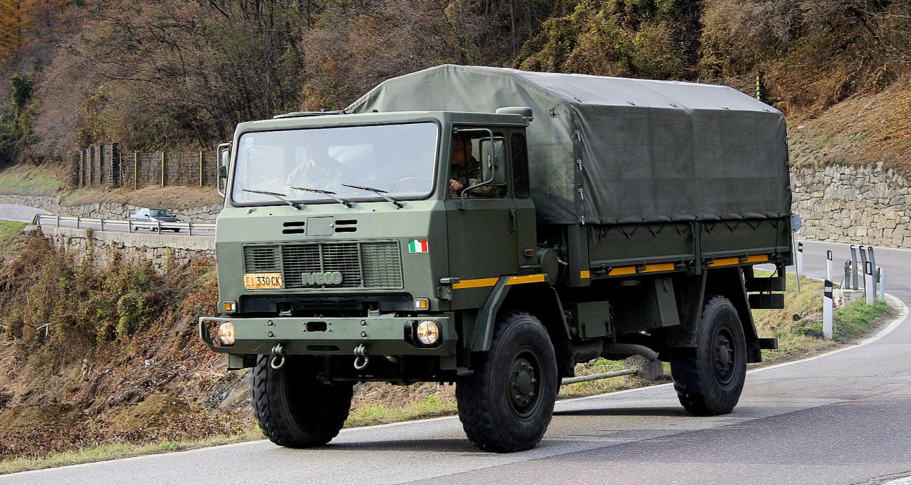 Вантажівка Iveco ACM 80 військових Італії. 2009 рік. Італія. Фото: MARVIN 345