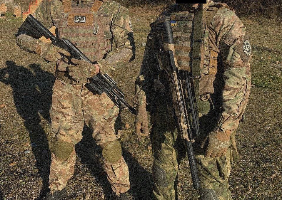 Напівавтоматичний дробовик “Escort BTS410” українського військового. Вересень 2022. Фото: Abraxas Spa 