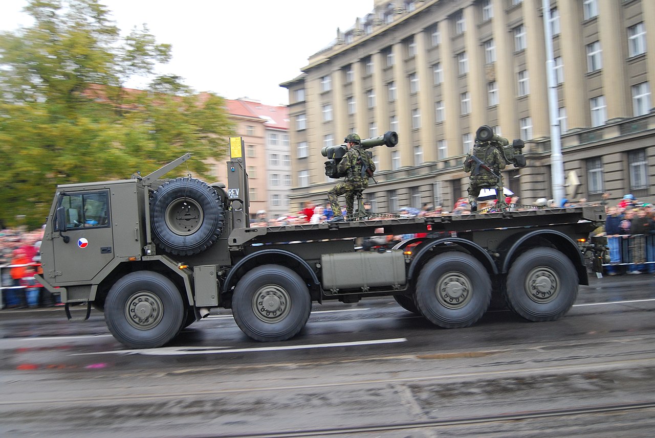 Вантажівки T815 марки «TATRA» Армії Чеської Республіки з двома розрахунками «RBS 70». 2008 рік. Чехія. Фото з відкритих джерел