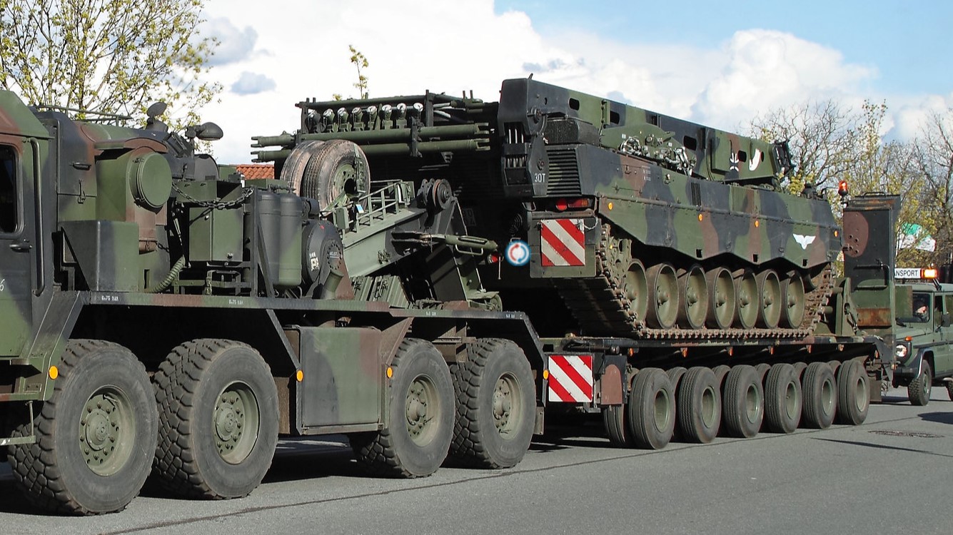 Платформа для перевезення важких озброєнь військових Німеччини. Фото з відкритих джерел