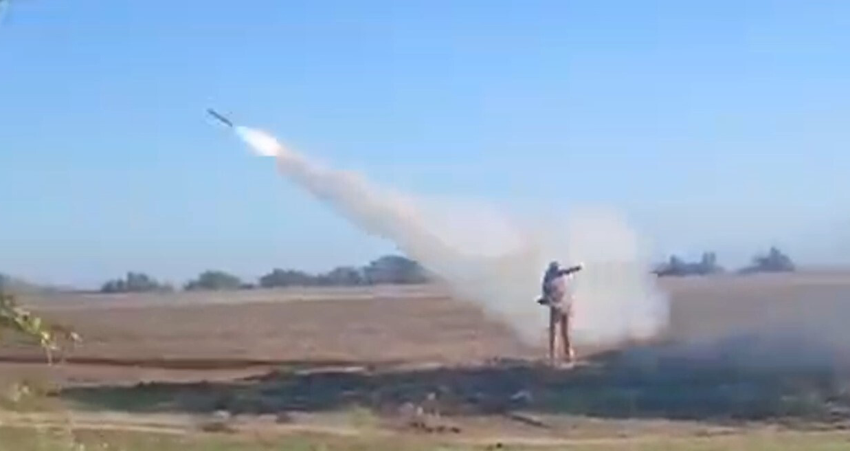 Ukrainian soldiers shot down a Russian cruise missile with MANPADS