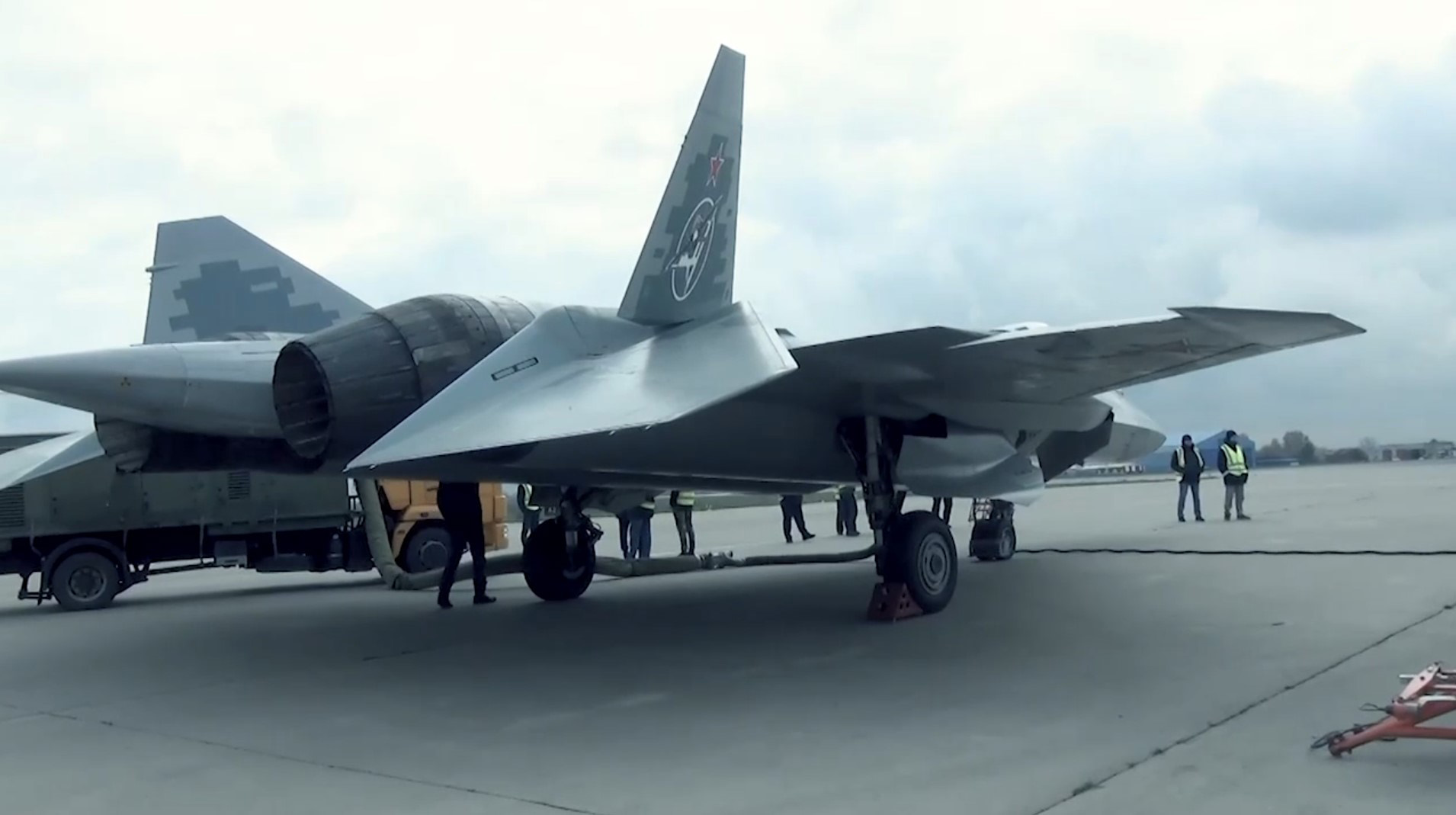 Російський модернізований винищувач Су-57 з номером 511. Жовтень 2022. Росія. Фото: ПАТ «Компания «Сухой»