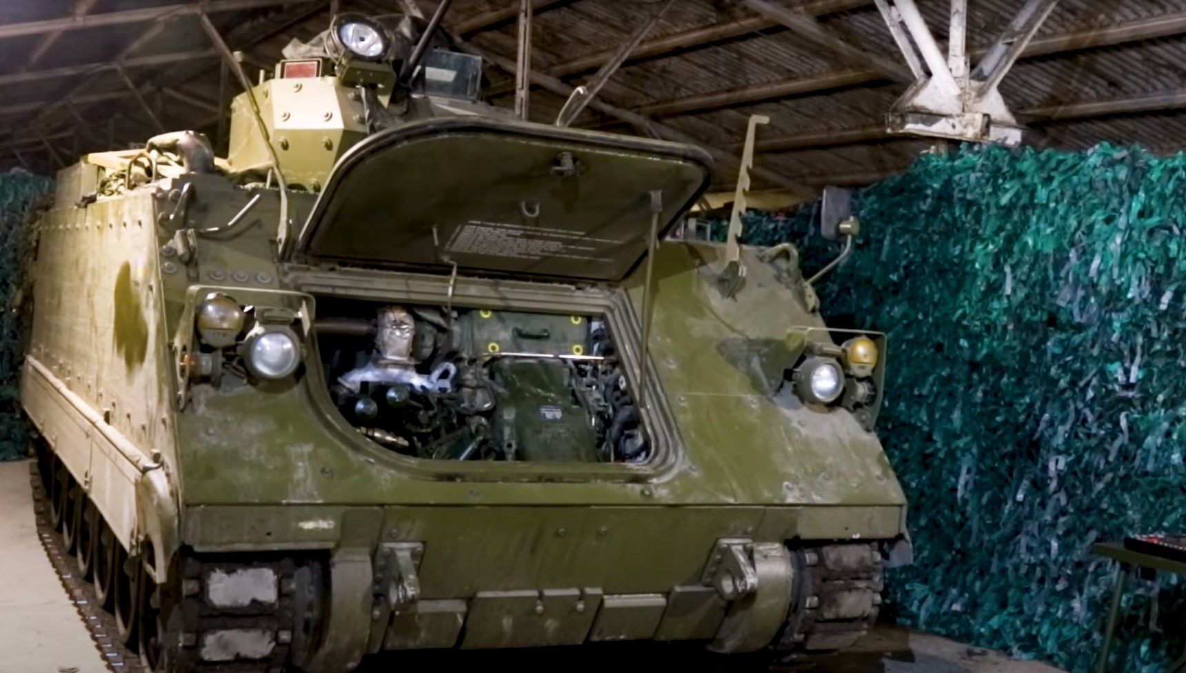 Австралійський M113AS4 військових України. Вересень 2022. Україна. Кадр з відео Військово телебачення
