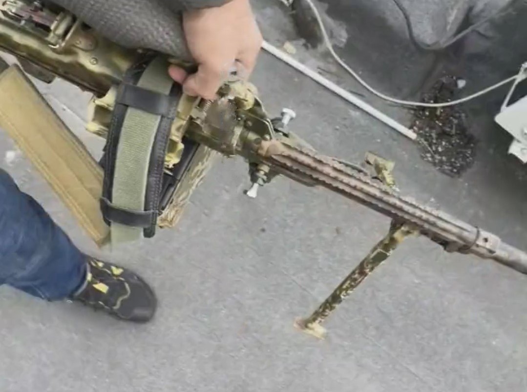 Українські військові з болгарським кулеметом MG-1M компанії «Arsenal». Осінь 2022. Україна. Кадри з відео «War Noir»