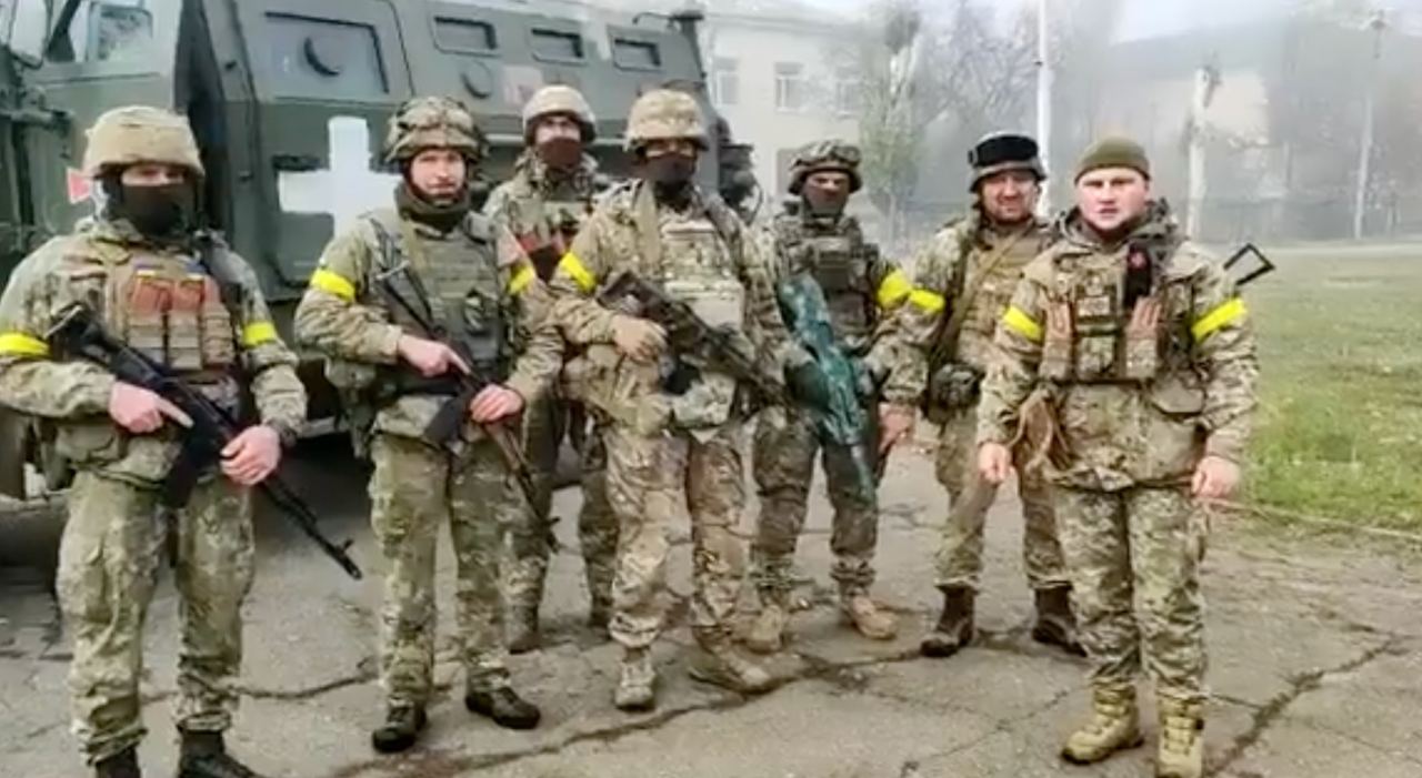 Бійці 131 окремого розвідувального батальйону під час звільнення Снігурівки на Миколаївщині, 10 листопада 2022 Кадр з відео