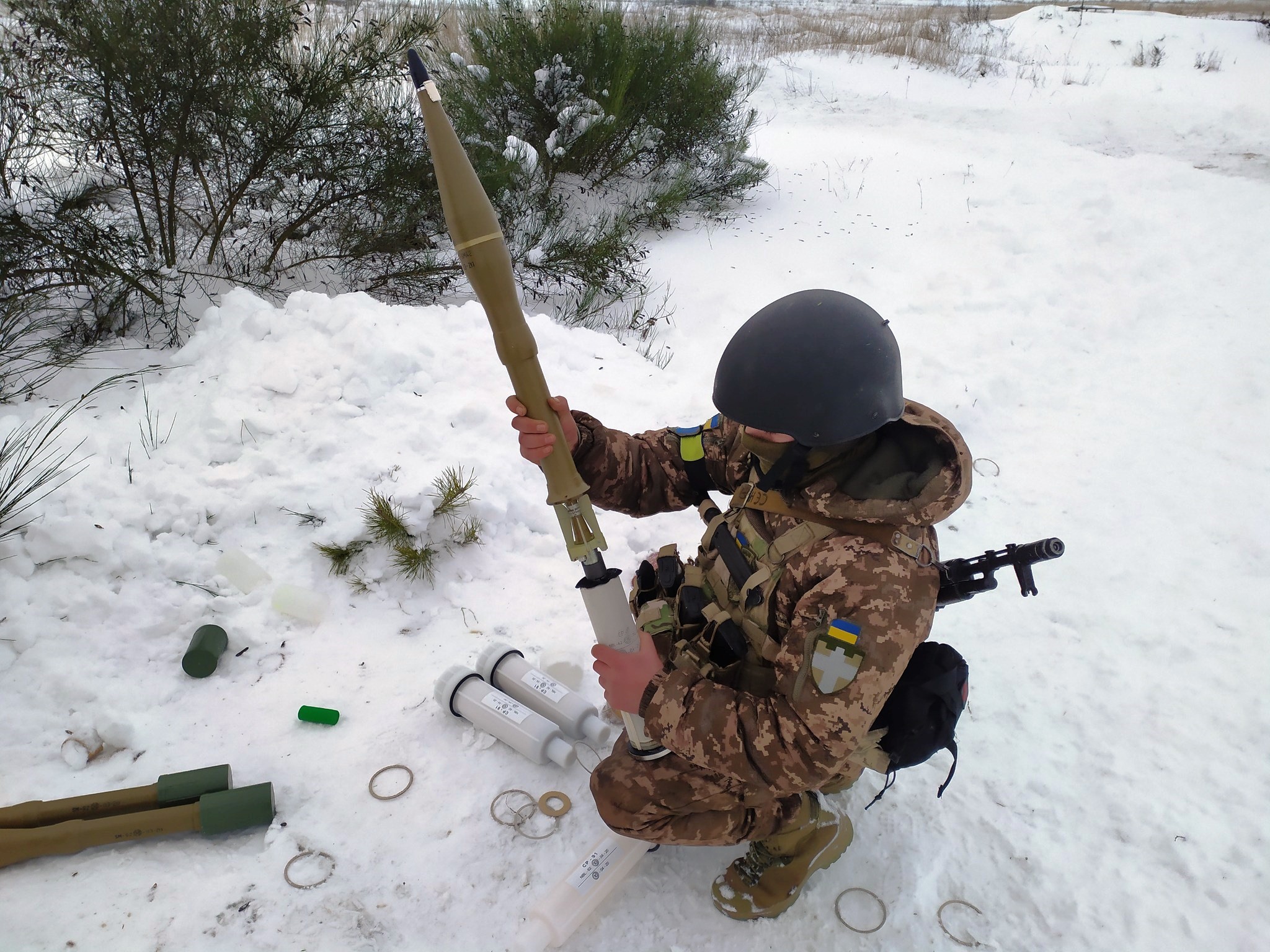 RHEAT-9MA2 lövések az ukrán hadsereg Arsenal bolgár cégének ATGL-H páncéltörő gránátvetőjéhez.  2022. december. Ukrajna.  Fotó: Teroborona