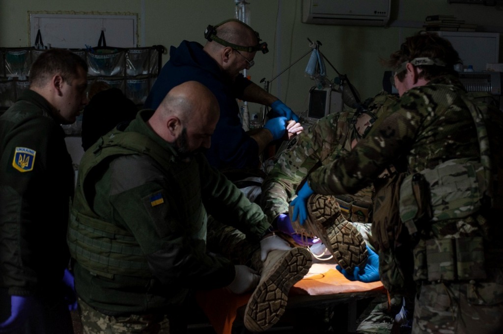 Робота військових медиків, Бахмут, Донецька область, грудень 2022 Фото: Військово-медичний клінічний центр Східного регіону
