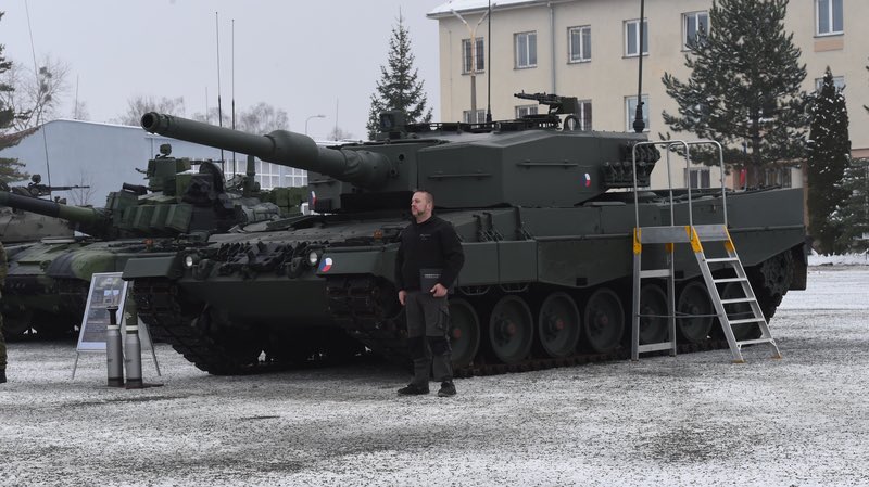 Збройні сили Чехії отримали перший Leopard 2A4 Фото: praisethesteph