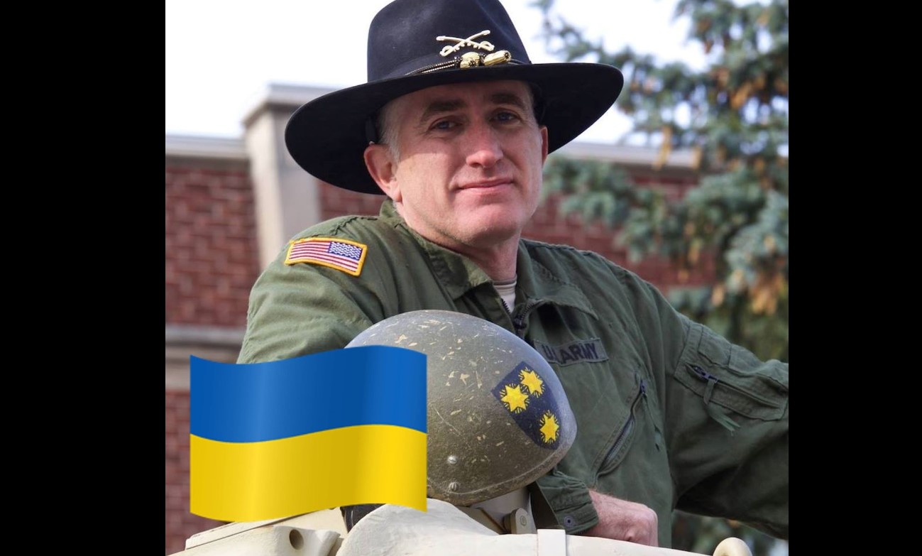 Фотографія зі сторінки Ніколаса Морана «The Chieftain» з українським прапором