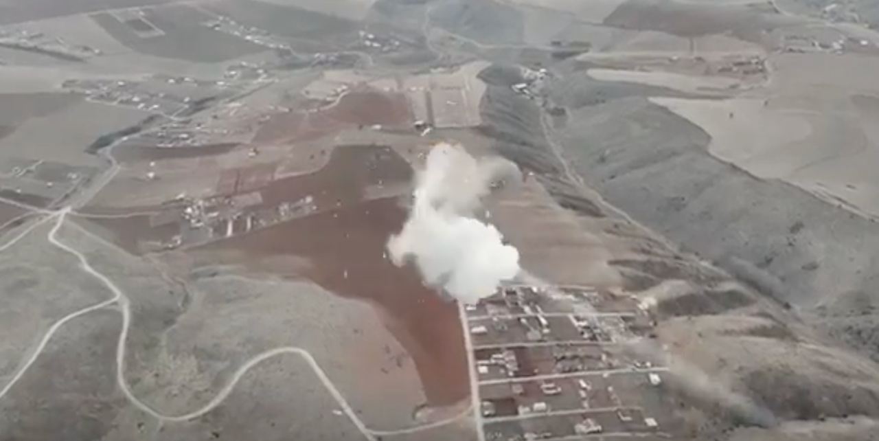 A drón megsemmisülésének pillanata az ALKA rendszer segítségével Egy képkocka a videóból