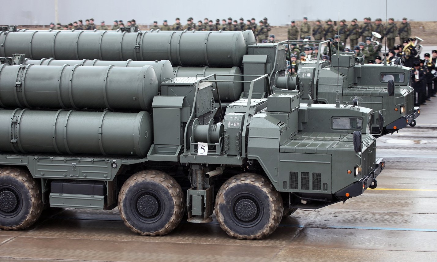 Пускові установки 5П85СМ2-01 зі складу С-400 “Тріумф” на російському параді. Росія. Фото: ЗМІ РФ