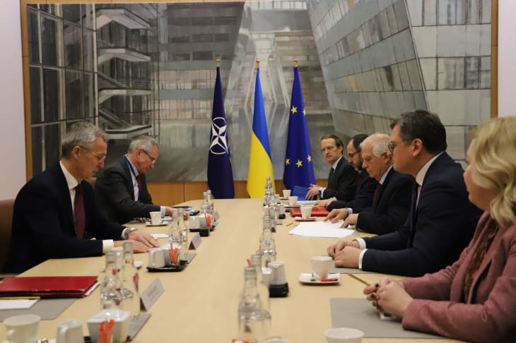 Перемовини у тристоронньому форматі Україна-ЄС-НАТО, лютий 2023 Фото: МЗС України