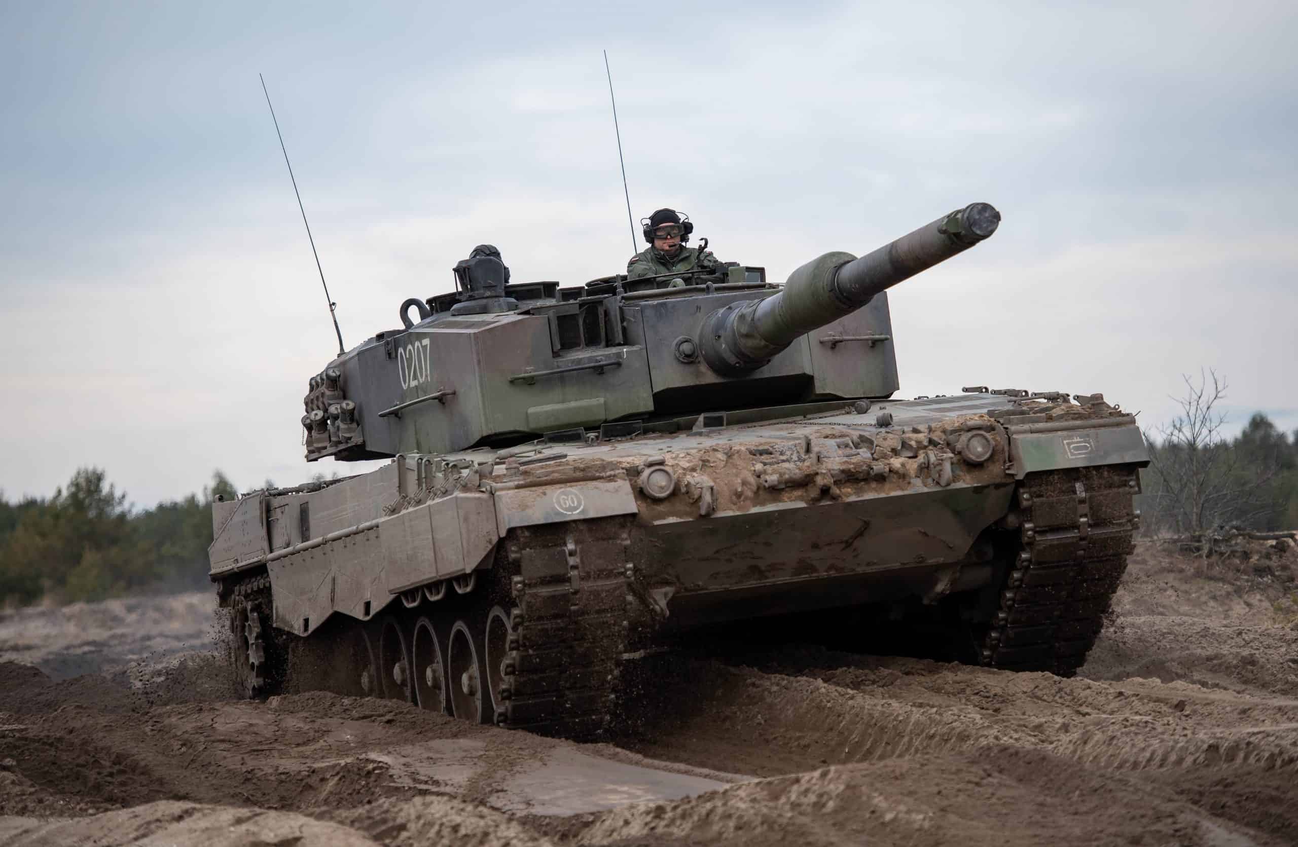 Українські військові проходять навчання на канадських танках Leopard 2A4 в Польщі, 20 лютого 2023 Фото: ЗС Канади