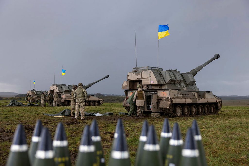 Українські артилеристи під час навчань на САУ AS90 у Великій Британії, березень 2023 Фото: Міністерство оборони Великої Британії