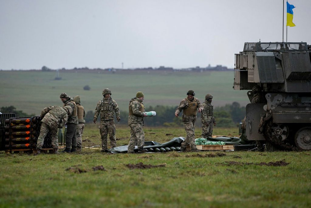 Українські артилеристи під час навчань на САУ AS90 у Великій Британії, березень 2023 Фото: Міністерство оборони Великої Британії