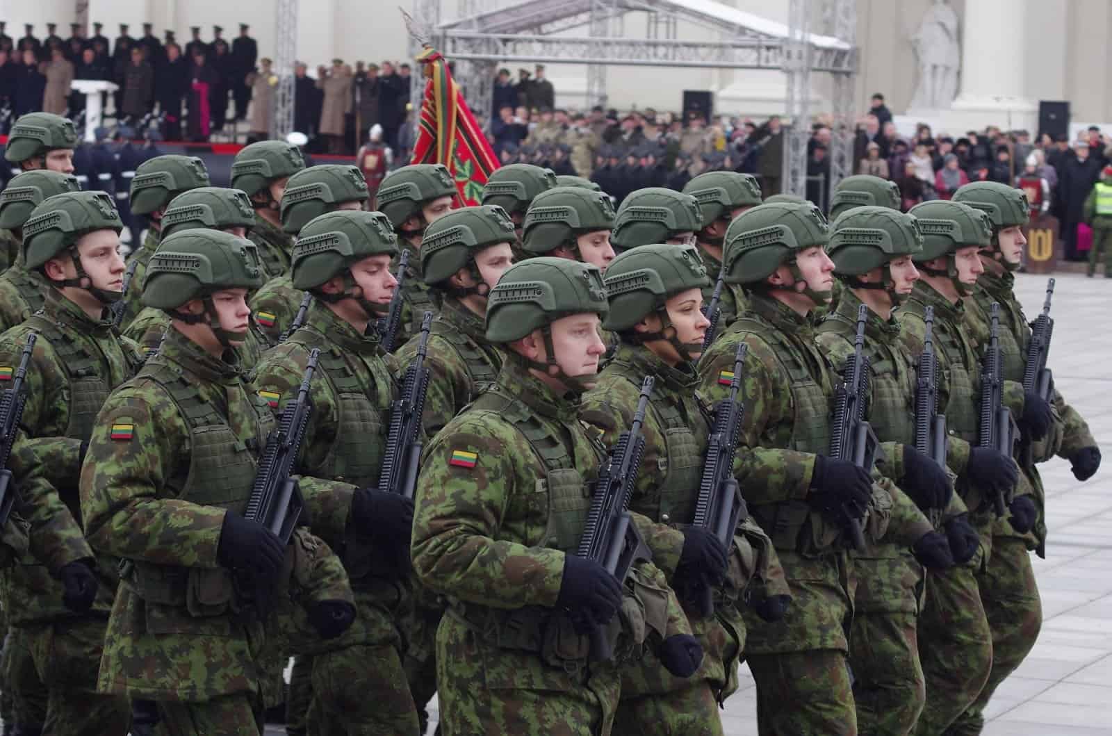 Привести в полную боевую готовность. Армия Литвы. Солдаты Литвы. Сухопутные войска Литвы. Литовские войска.